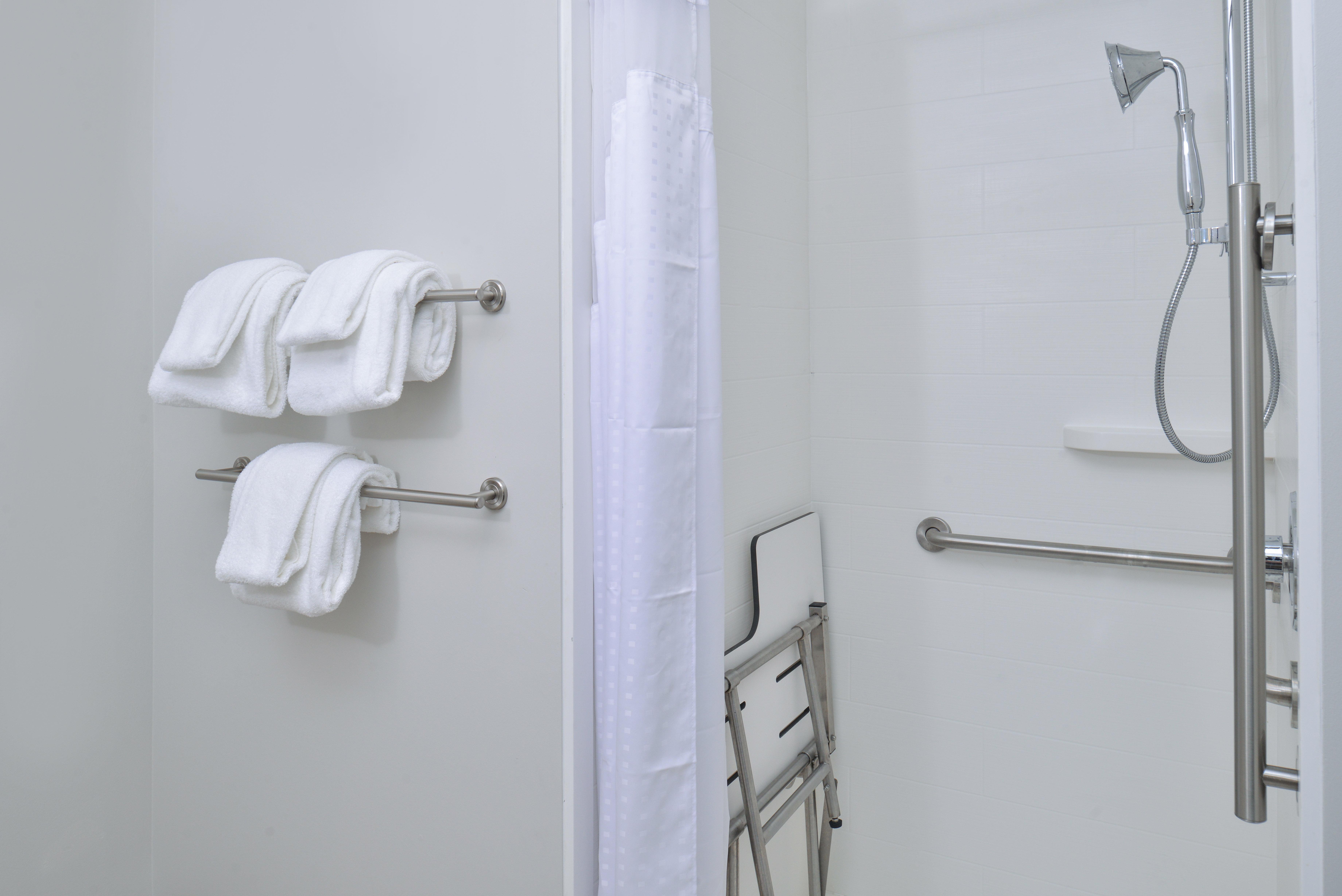Holiday Inn Express & Suites - Brighton South - Us 23 By Ihg Экстерьер фото